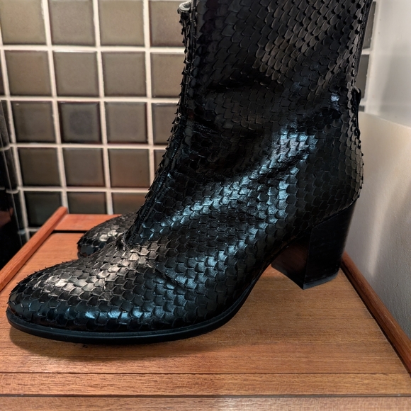 Ecco Shoes - NWOT Ecco Shape 55 Leather Snakeskin Effect Boots,40